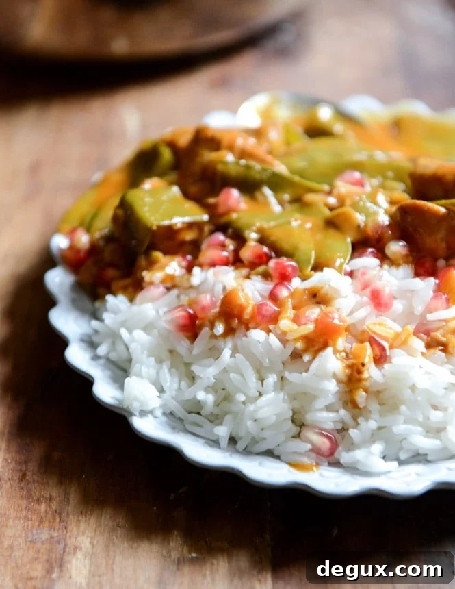 Thai Curry Pomegranate Chicken I howsweeteats.com Thai Curry Pomegranate Chicken I howsweeteats.com