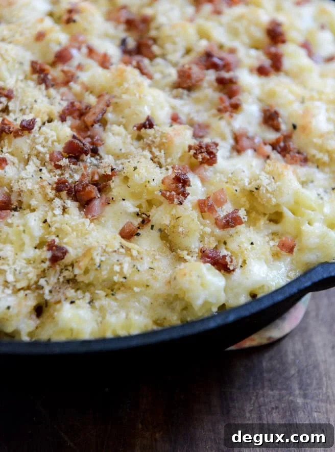Cheesy Skillet Brussels Bacon Mac I howsweeteats.com Cheesy Skillet Brussels Bacon Mac I howsweeteats.com