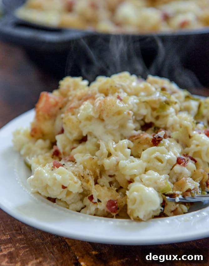 Cheesy Skillet Brussels Bacon Mac I howsweeteats.com Cheesy Skillet Brussels Bacon Mac I howsweeteats.com