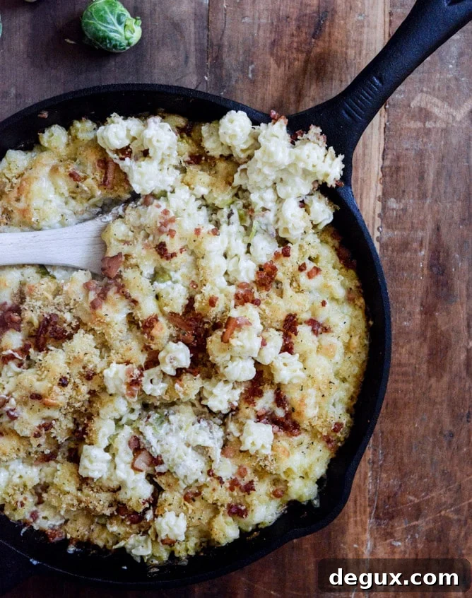 Cheesy Skillet Brussels Bacon Mac I howsweeteats.com Cheesy Skillet Brussels Bacon Mac I howsweeteats.com