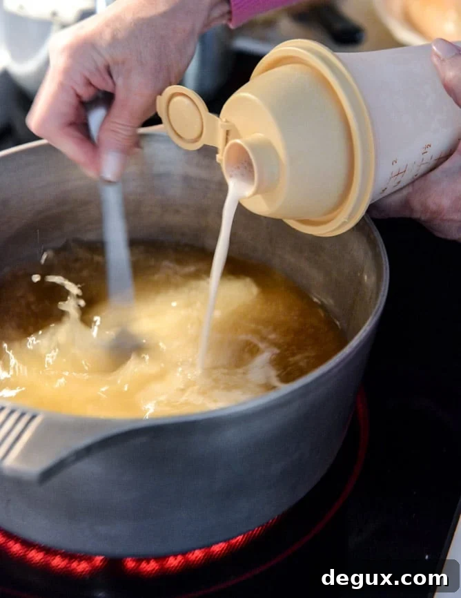 How To Make Gravy - Step by Step I howsweeteats.com