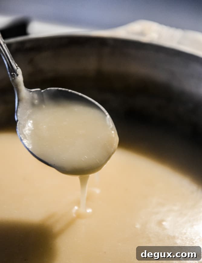 How To Make Gravy - Step by Step I howsweeteats.com