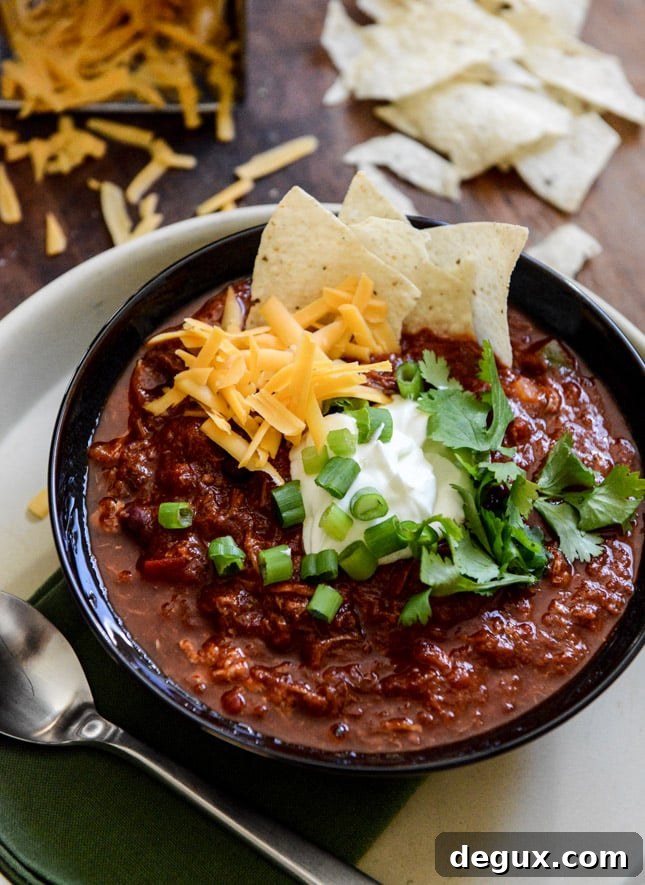 Crockpot Pulled Pork Chili I howsweeteats.com Crockpot Pulled Pork Chili I howsweeteats.com