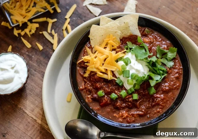 Crockpot Pulled Pork Chili I howsweeteats.com Crockpot Pulled Pork Chili I howsweeteats.com