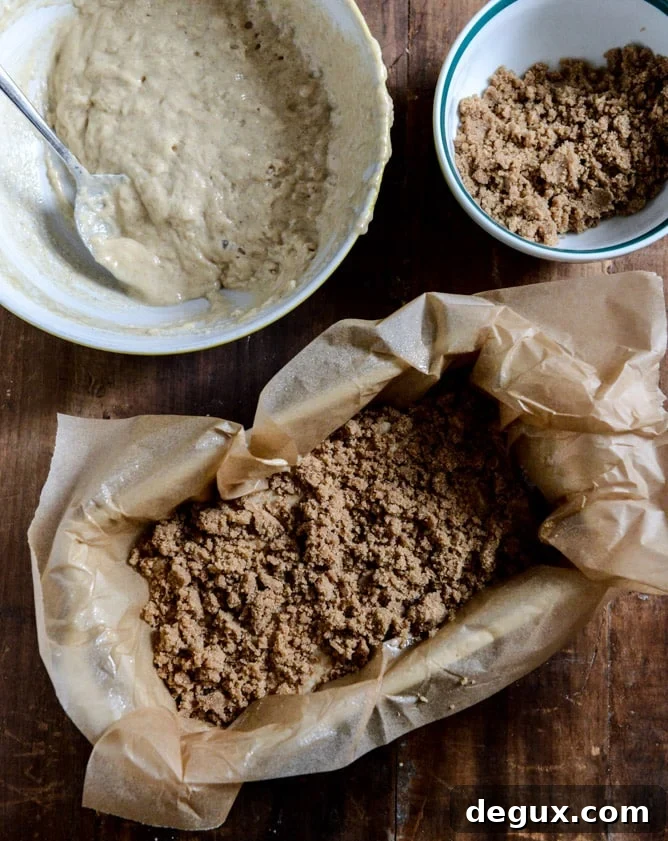 Pomegranate Molasses Coffee Cake I howsweeteats.com Pomegranate Molasses Coffee Cake I howsweeteats.com