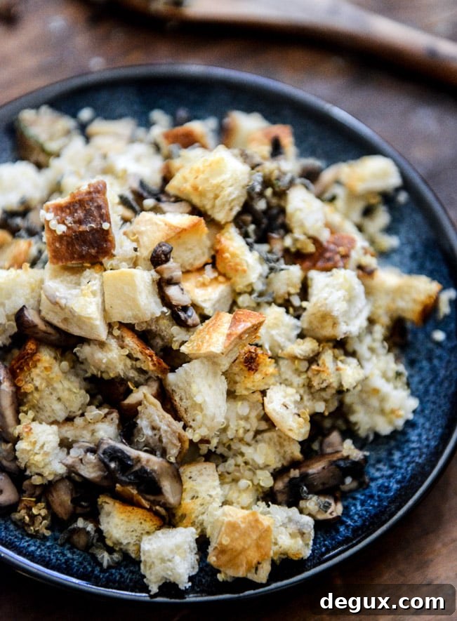 Pretzel Bread Quinoa Stuffing with Garlic Butter Mushrooms I howsweeteats.com