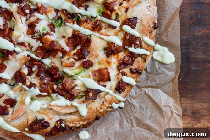 thanksgiving leftovers: turkey, bacon and avocado ranch pizza I howsweeteats.com thanksgiving leftovers: turkey, bacon and avocado ranch pizza I howsweeteats.com