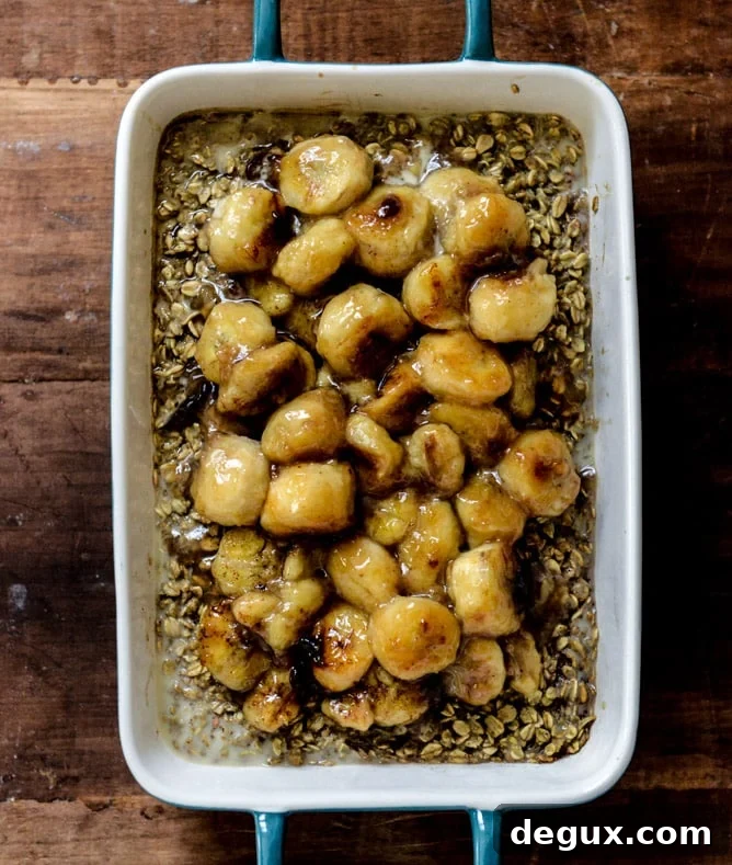 Eggnog Baked Oatmeal with Caramelized Bananas and Vanilla Bean Brown Butter I howsweeteats.com