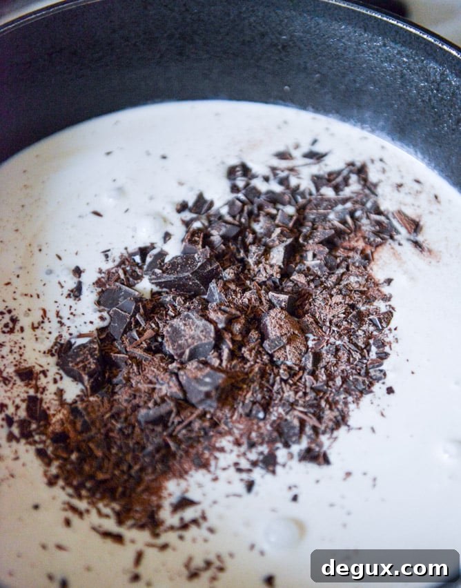 Toasted Marshmallow Cream Hot Chocolate I howsweeteats.com