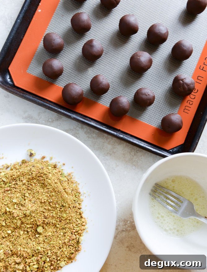 Chocolate Fudge Pistachio Thumbprints I howsweeteats.com