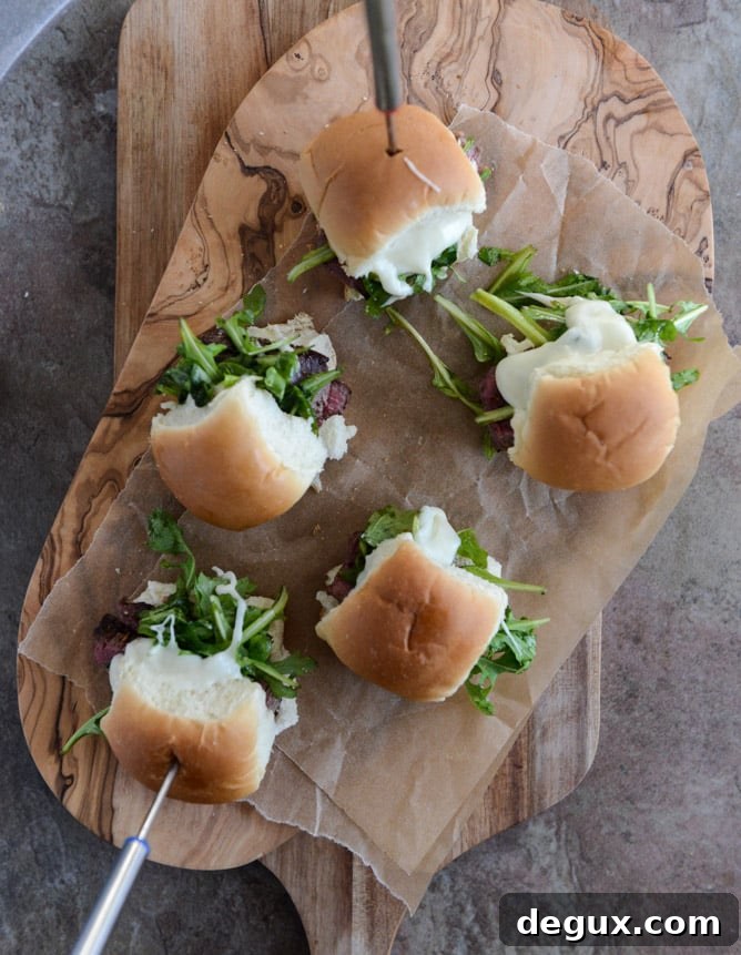 seared filet fondue sliders I howsweeteats.com seared filet fondue sliders I howsweeteats.com
