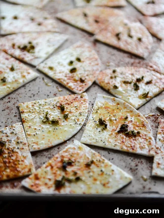 Jalapeño Honey Hummus with Spiced Olive Oil Tortilla Chips I howsweeteats.com