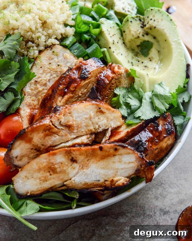 Honey Chipotle Chicken Bowls with Lime Quinoa I howsweeteats.com