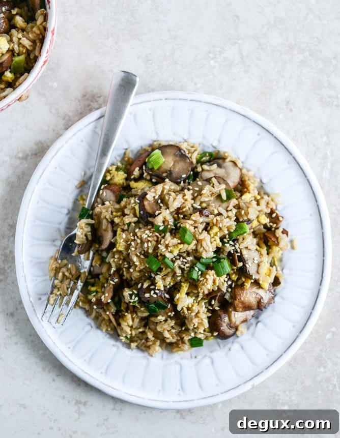 30 Minute Portobello Fried Brown Rice I howsweeteats.com