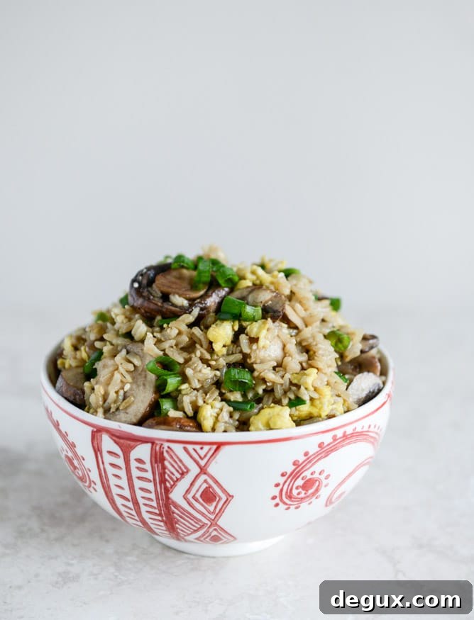 30 Minute Portobello Fried Brown Rice I howsweeteats.com