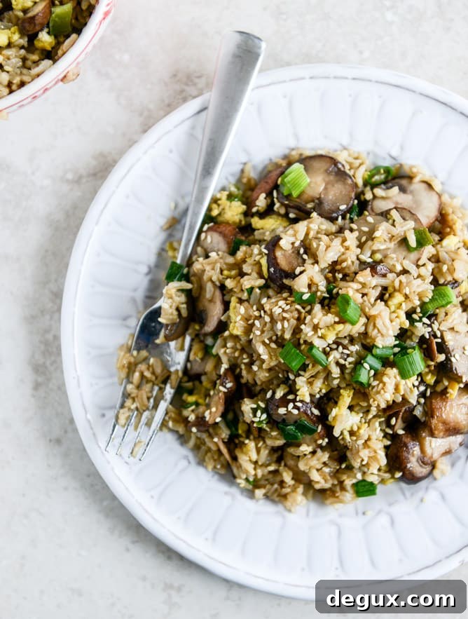 30 Minute Portobello Fried Brown Rice I howsweeteats.com