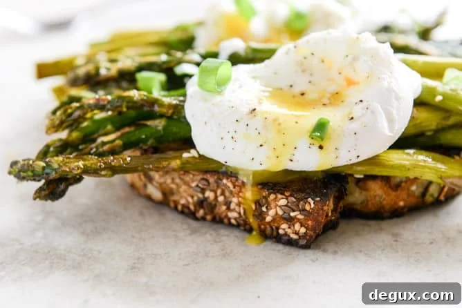 Roasted Sesame Asparagus Toasts with Poached Eggs I howsweeteats.com