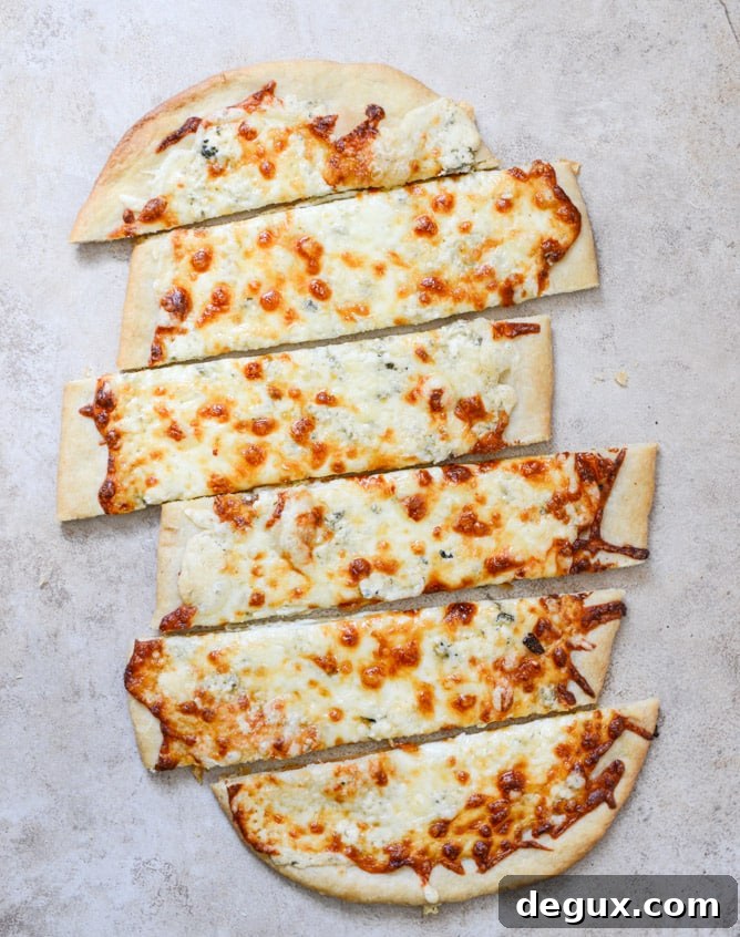 Quattro Formaggi Flatbread I howsweeteats.com