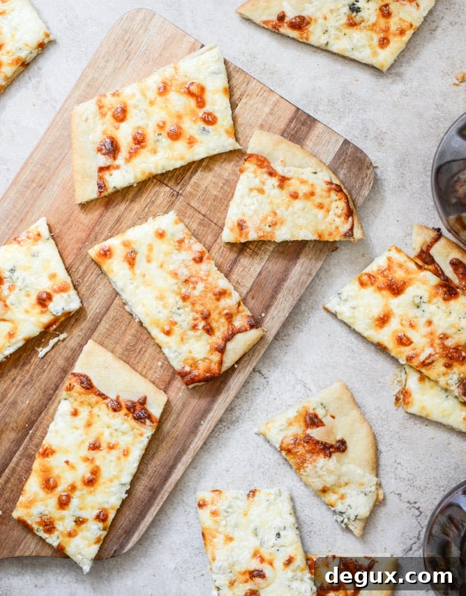 Quattro Formaggi Flatbread I howsweeteats.com