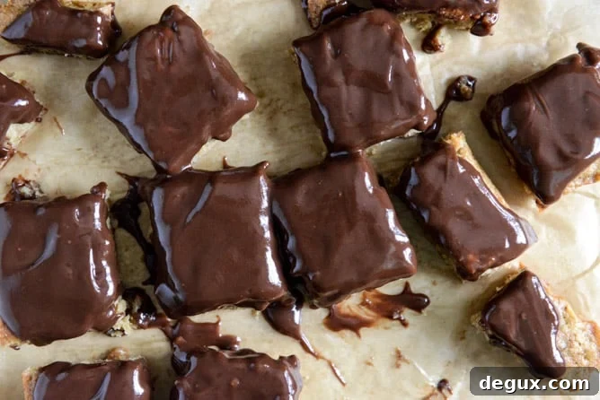 Banana Blondies with Chocolate Peanut Butter Ganache I howsweeteats.com