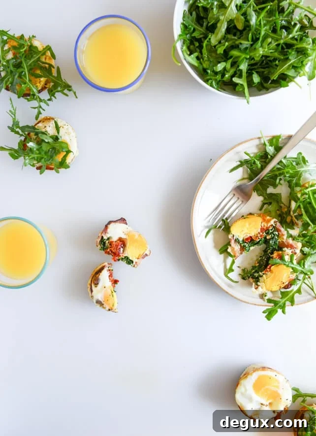Spinach and Red Pepper Bacon Wrapped Eggs I howsweeteats.com