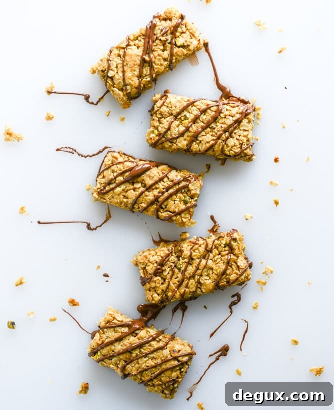 chewy pistachio maracoon granola bars I howsweeteats.com chewy pistachio maracoon granola bars I howsweeteats.com