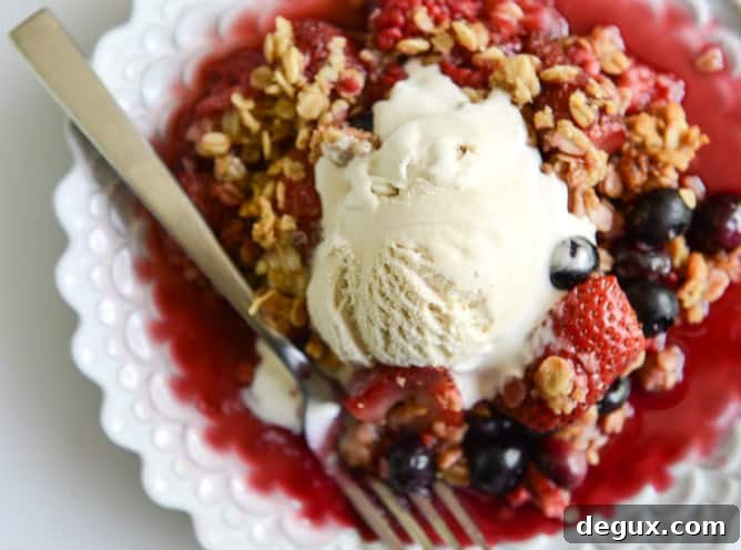 summer sangria triple berry crumble I howsweeteats.com