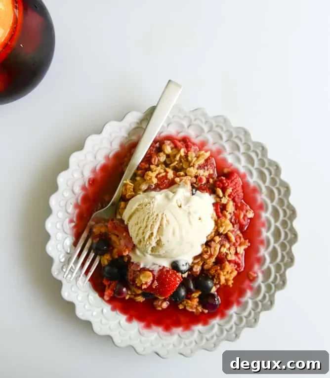 summer sangria triple berry crumble I howsweeteats.com