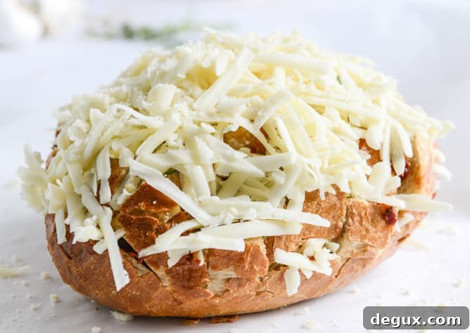 white pizza pull-apart bread I howsweeteats.com