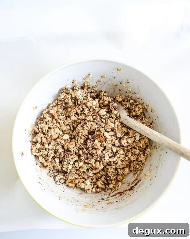 Salted Bourbon Vanilla Granola with Caramelized Fig Parfaits 4 salted bourbon vanilla granola and caramelized fig parfaits I howsweeteats.com
