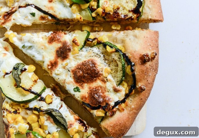 sweet corn, zucchini and fresh mozzarella pizza I howsweeteats.com