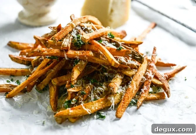 Herb-Salted Garlic Parmesan Fries 6 herb salted garlic parmesan french fries I howsweeteats.com