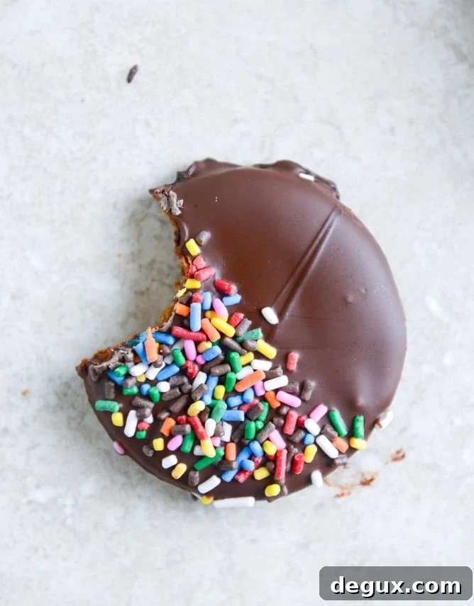 homemade chocolate covered graham crackers I howsweeteats.com