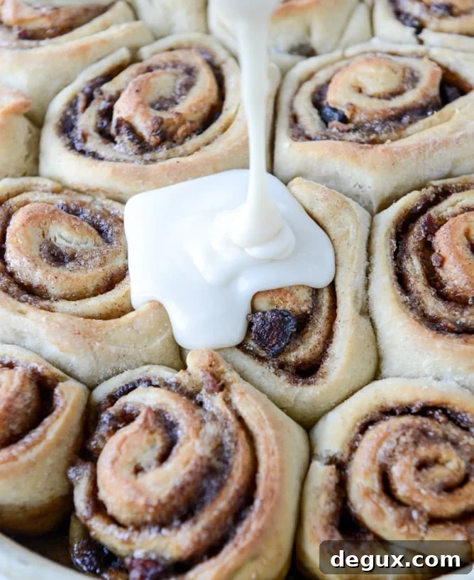 Savory Bacon Cinnamon Rolls That Melt in Your Mouth 5 bacon cinnamon rolls I howsweeteats.com