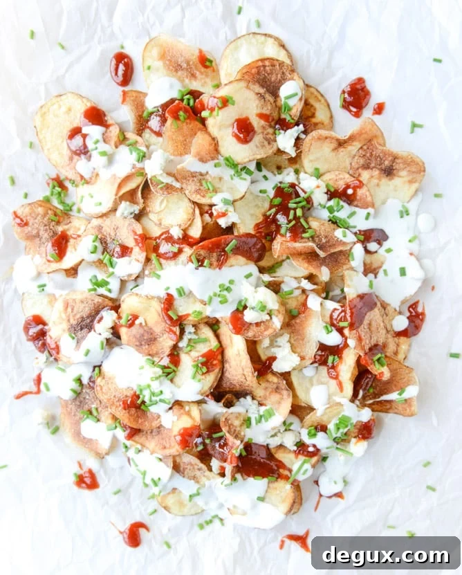 Homemade Potato Chips with Sriracha BBQ Sauce and Greek Yogurt Blue Cheese I howsweeteats.com