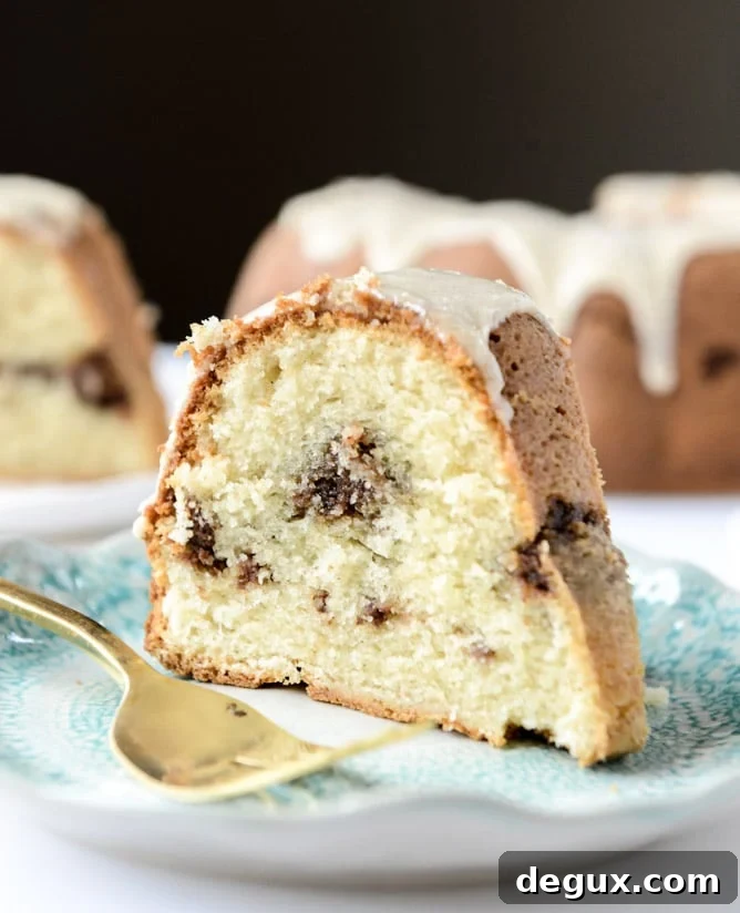 sour cream coffee cake with brown butter glaze I howsweeteats.com