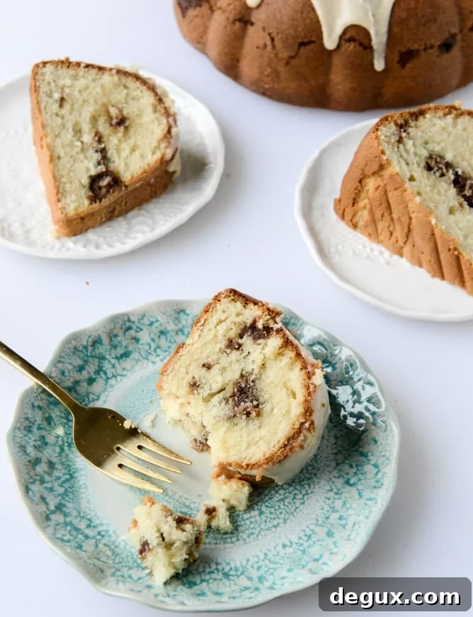 sour cream coffee cake with brown butter glaze I howsweeteats.com