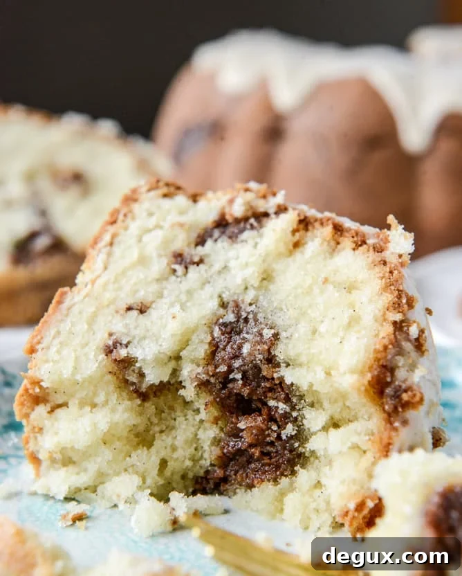 sour cream coffee cake with brown butter glaze I howsweeteats.com