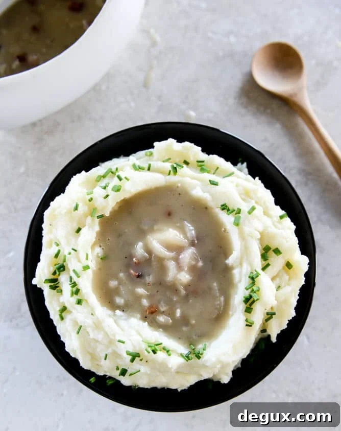 roasted garlic goat cheese mashed potatoes I howsweeteats.com