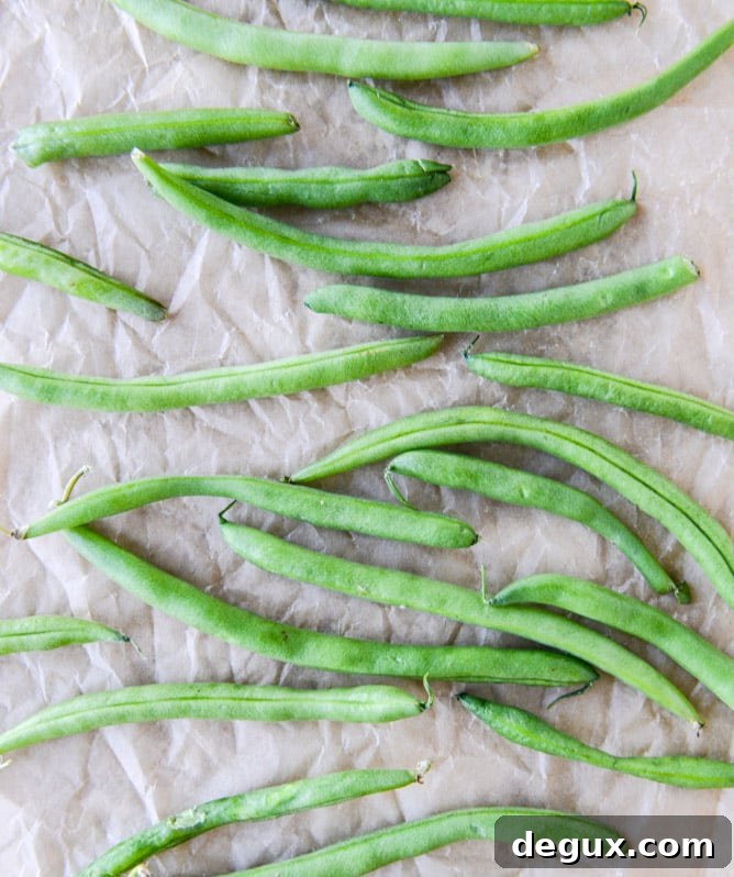 Loaded Skillet Toasted Green Beans Recipe 3 loaded skillet toasted green beans I howsweeteats.com