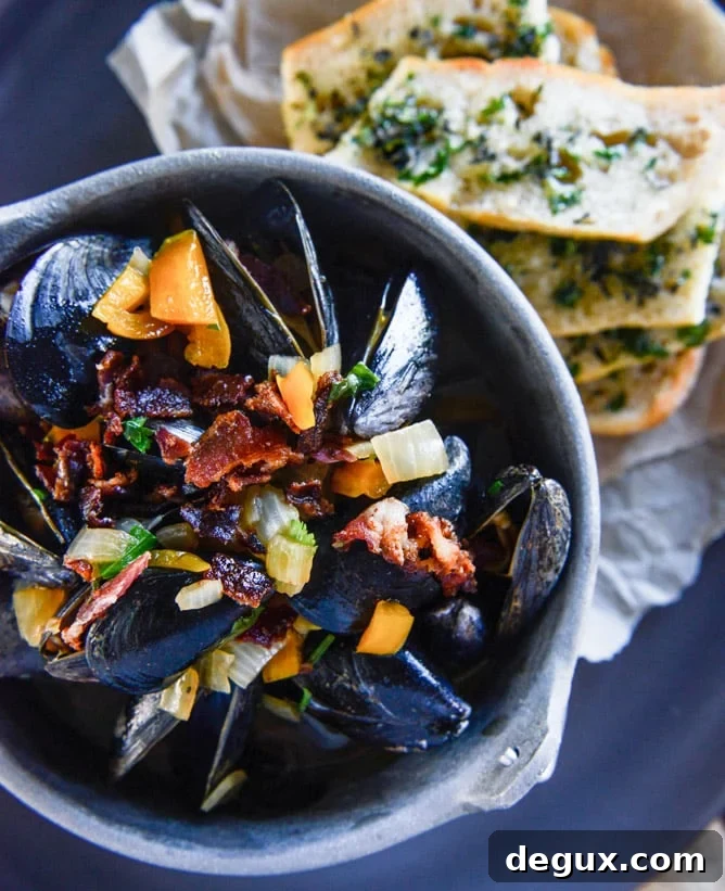 honey beer mussels with butter herb baguettes I howsweeteats.com