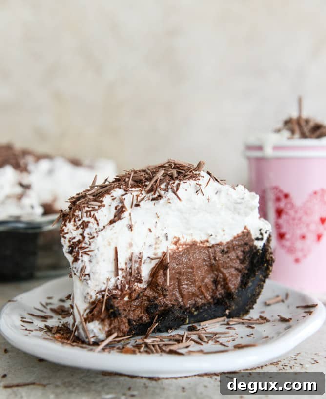 chocolate cream pie with vanilla whipped cream I howsweeteats.com