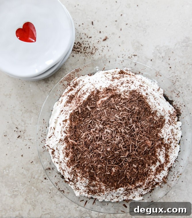chocolate cream pie with vanilla whipped cream I howsweeteats.com