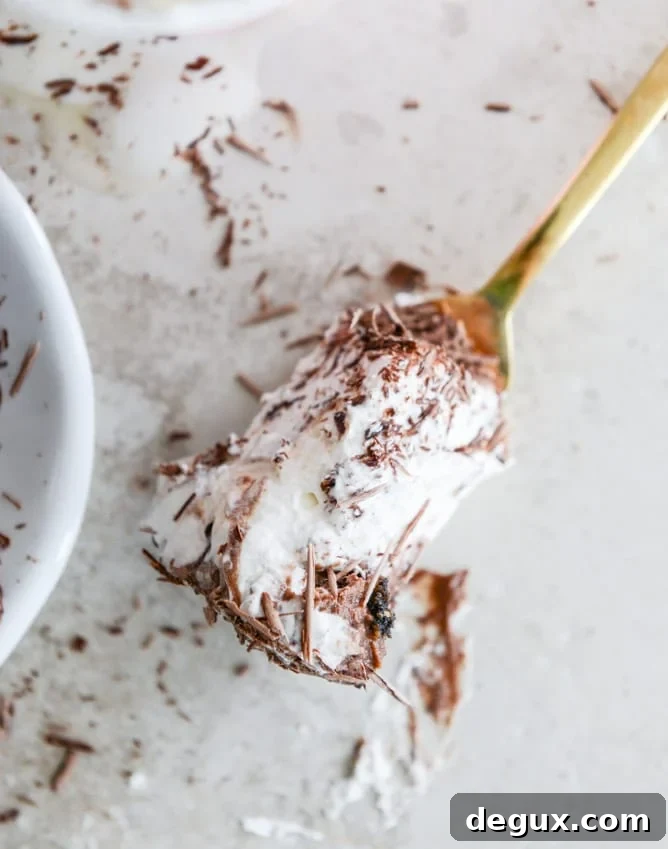 chocolate cream pie with vanilla whipped cream I howsweeteats.com