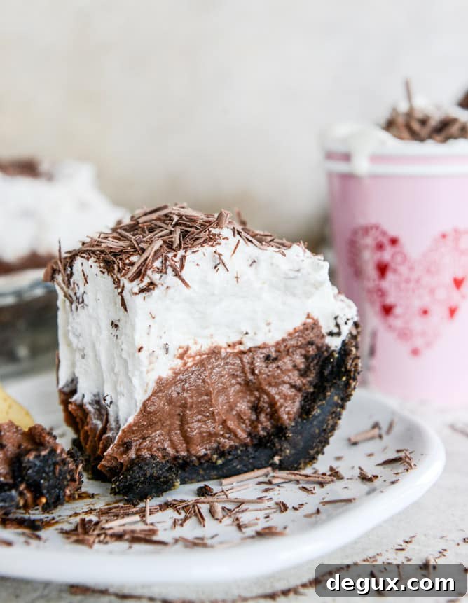 chocolate cream pie with vanilla whipped cream I howsweeteats.com