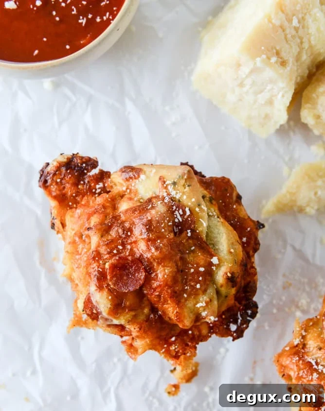 pepperoni pizza pull apart breads I howsweeteats.com