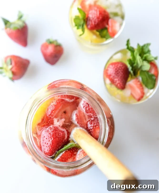 pineapple sangria I howsweeteats.com