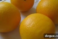 Orange Coconut Cupcakes with Cream Cheese Orange Frosting