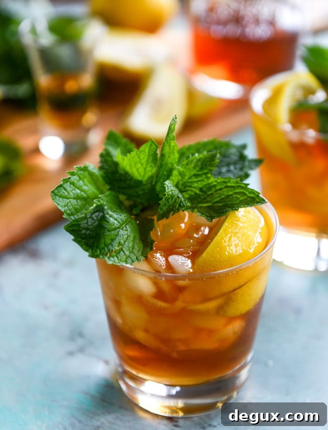 Bourbon Mint Iced Tea Recipe: Refreshing Cocktail Iced Tea Guide 2 bourbon mint iced tea I howsweeteats.com