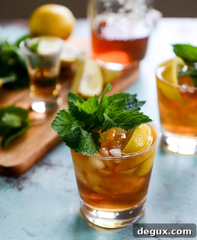 Bourbon Mint Iced Tea Recipe: Refreshing Cocktail Iced Tea Guide 5 bourbon mint iced tea I howsweeteats.com
